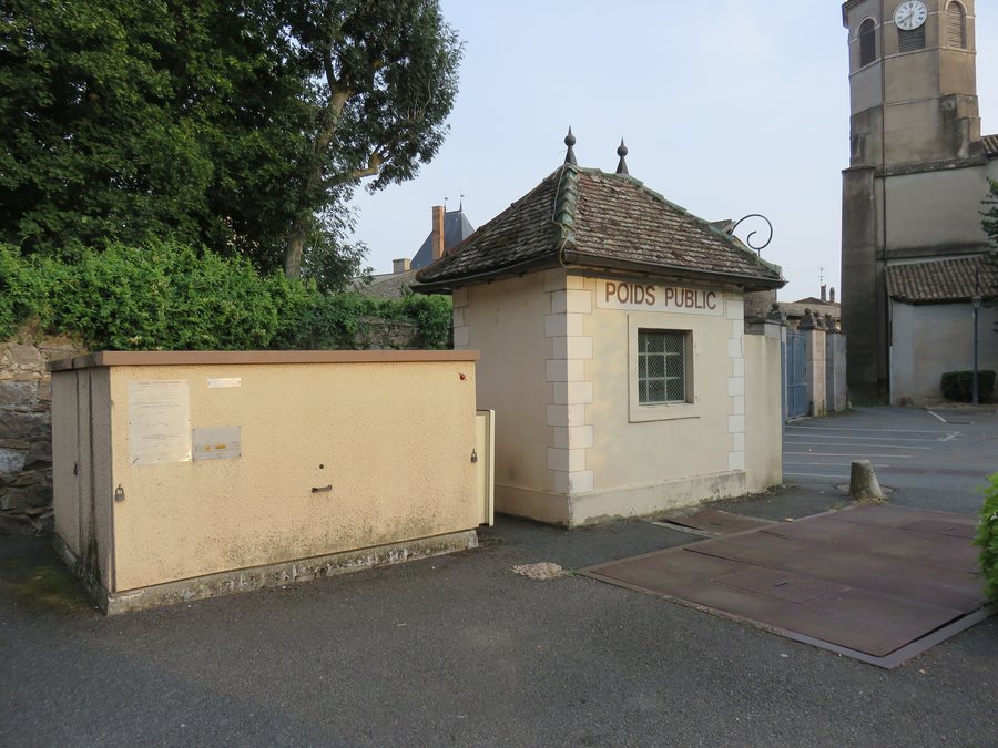 File:Saint-Lager - Ancien poids public (août 2018).jpg