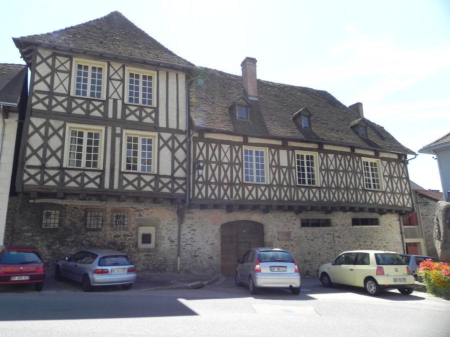 File:Pierre-Buffière, Haute-Vienne, Limousin, France - panoramio (10).jpg