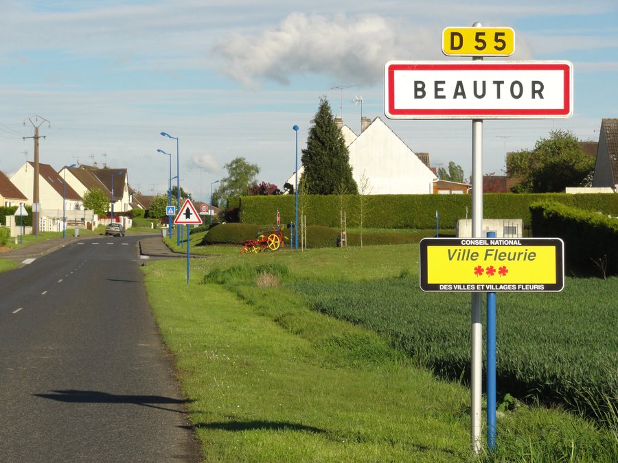 File:Beautor (Aisne) city limit sign.JPG