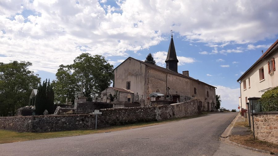 File:Église Saint-Priest de Saint-Priest-le-Betoux 3.jpg
