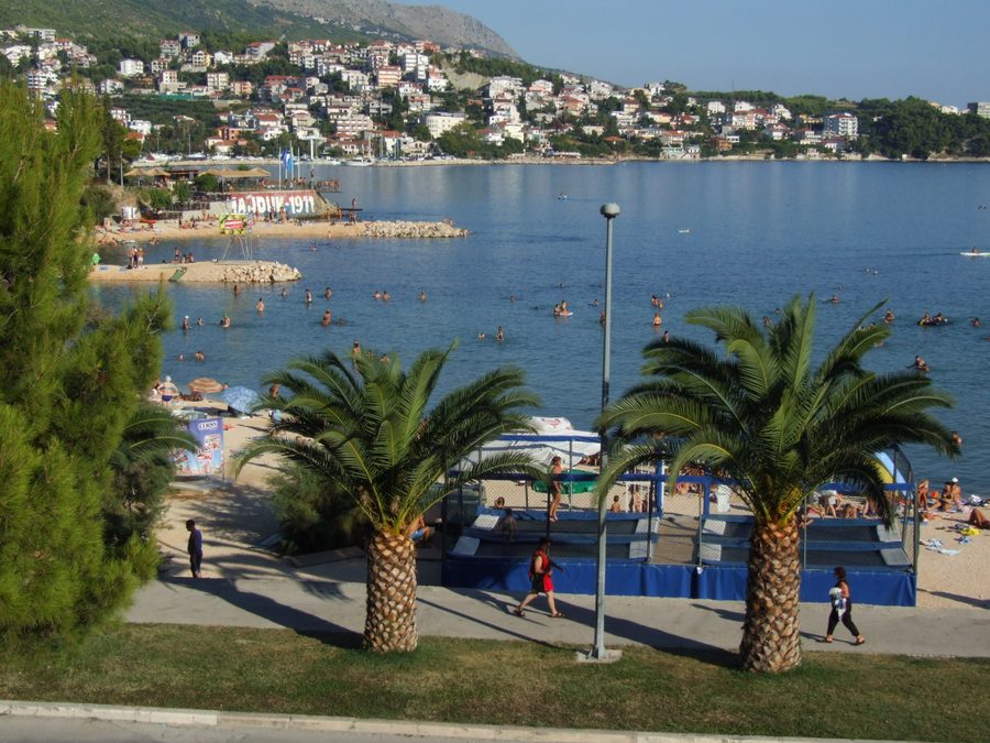 Strand in Stobreč an der kroatischen Adriaküste