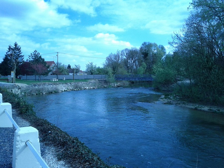 File:51260 Saint-Just-Sauvage, France - panoramio.jpg