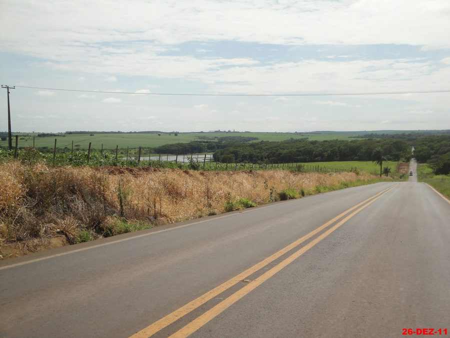 The Rio Dourado on the Lins–Tangará connecting road