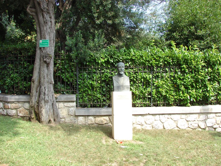 File:Avenue des Hellenes, Beaulieu-sur-Mer, Provence-Alpes-Côte d'Azur, France - panoramio.jpg