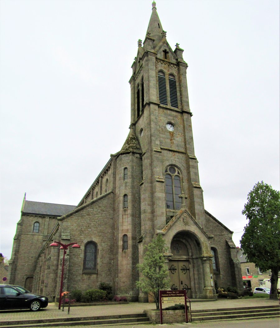 File:Eglise Saint-Pierre de Ploeuc-sur-Lié.jpg