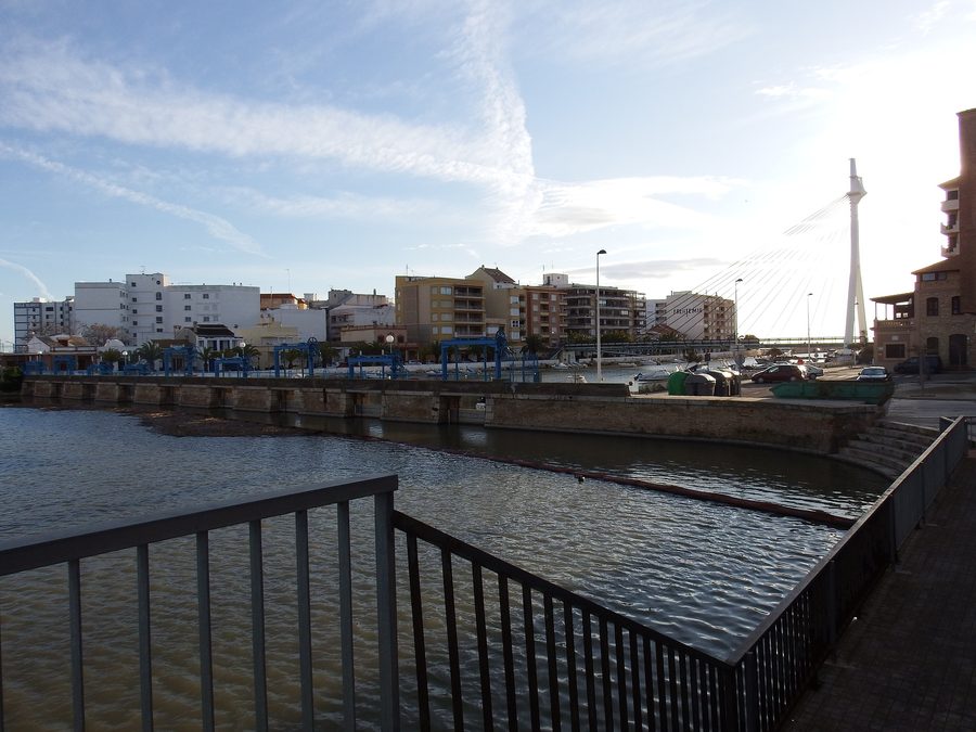 Lock gates in the Albufera between El Perelló and El Perellonet
