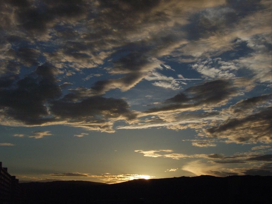 File:Atardecer en torre la sal - panoramio.jpg
