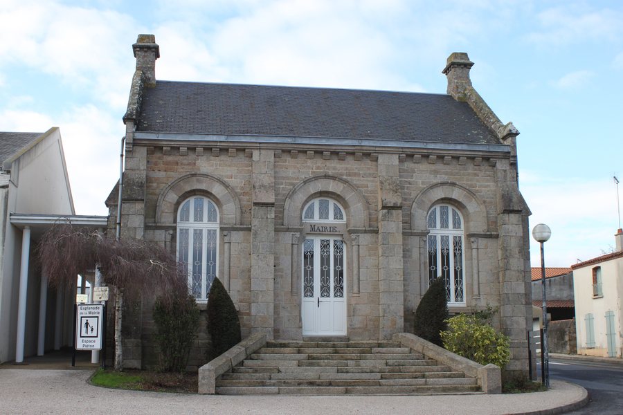 File:W1371-StHilaireDLoulay Mairie 79402.JPG