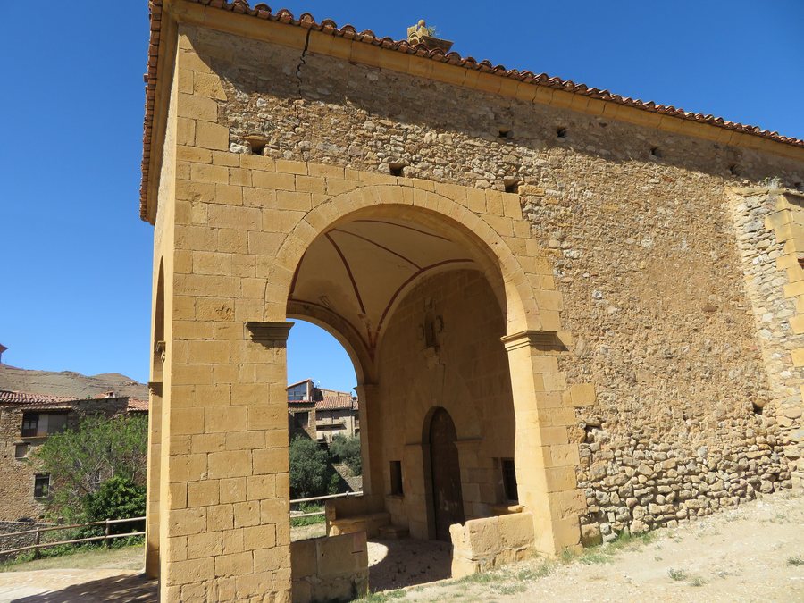 File:Ermita de San Roque, municipio de Mirambel (España).jpg