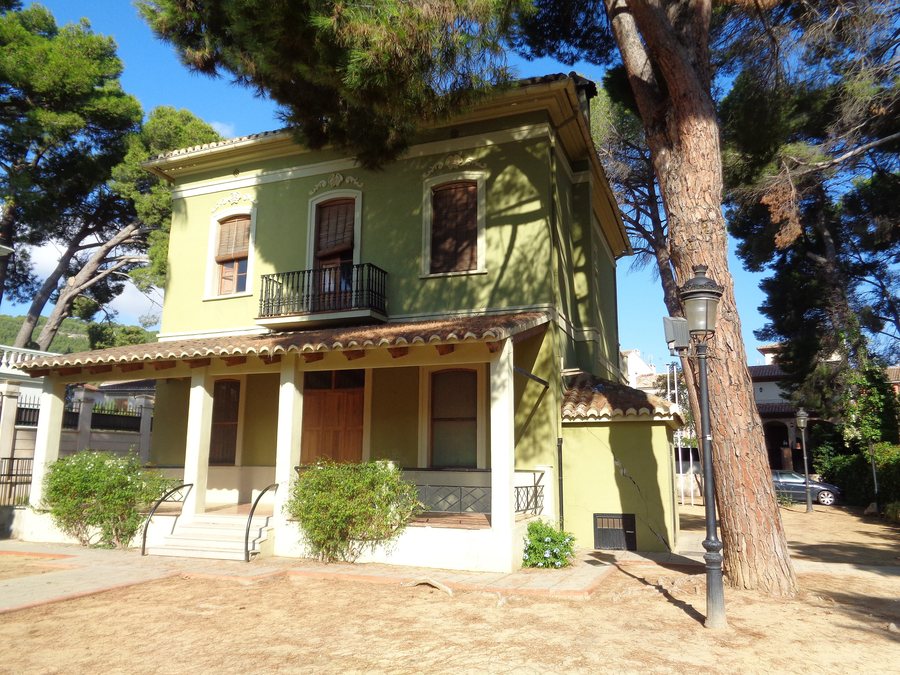 File:Navajas. Ayuntamiento 2.jpg