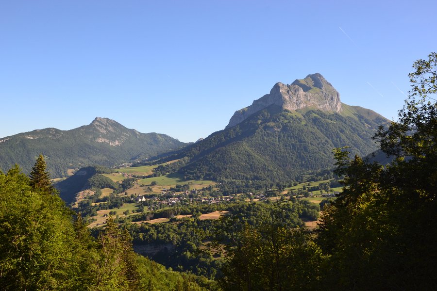 File:View of Jarsy.jpg