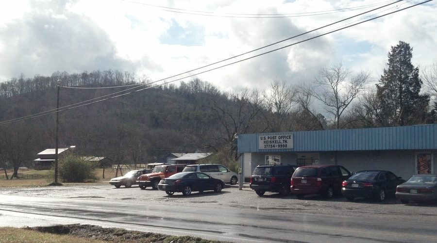 Post office in Heiskell, Tennessee, with an agricultural backdrop