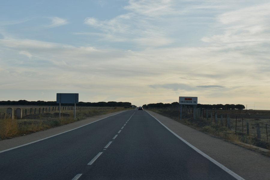 File:Estrada CL-512 en San Pedro de Rozados, Salamanca.jpg
