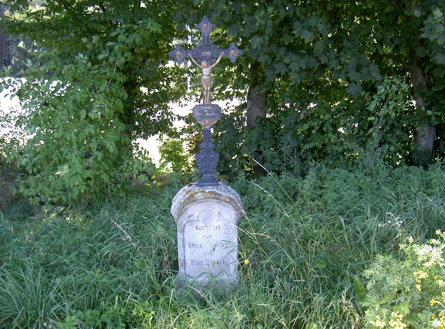 Wayside shrine at Atzmannsee on the edge of Eslarn