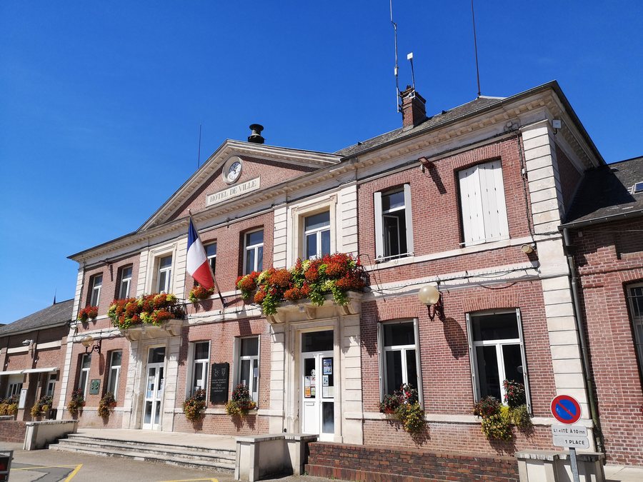 File:Mairie de Fauville-en-Caux (1).jpg