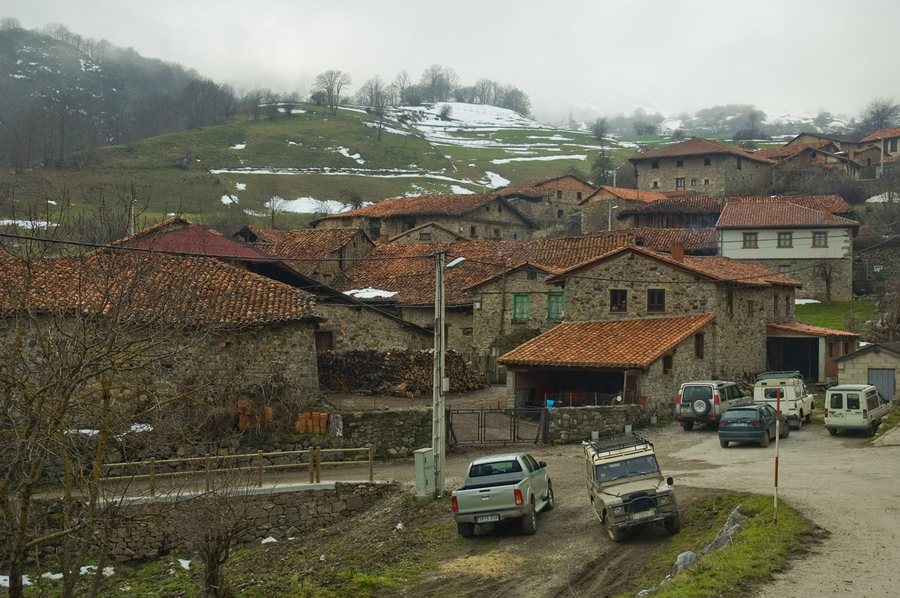 File:Caloca. Cantabria. Liebana.jpg