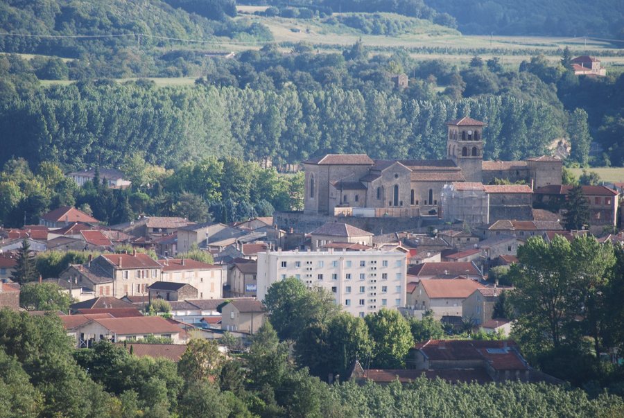 File:Saint-Donat depuis Chantesse.jpg