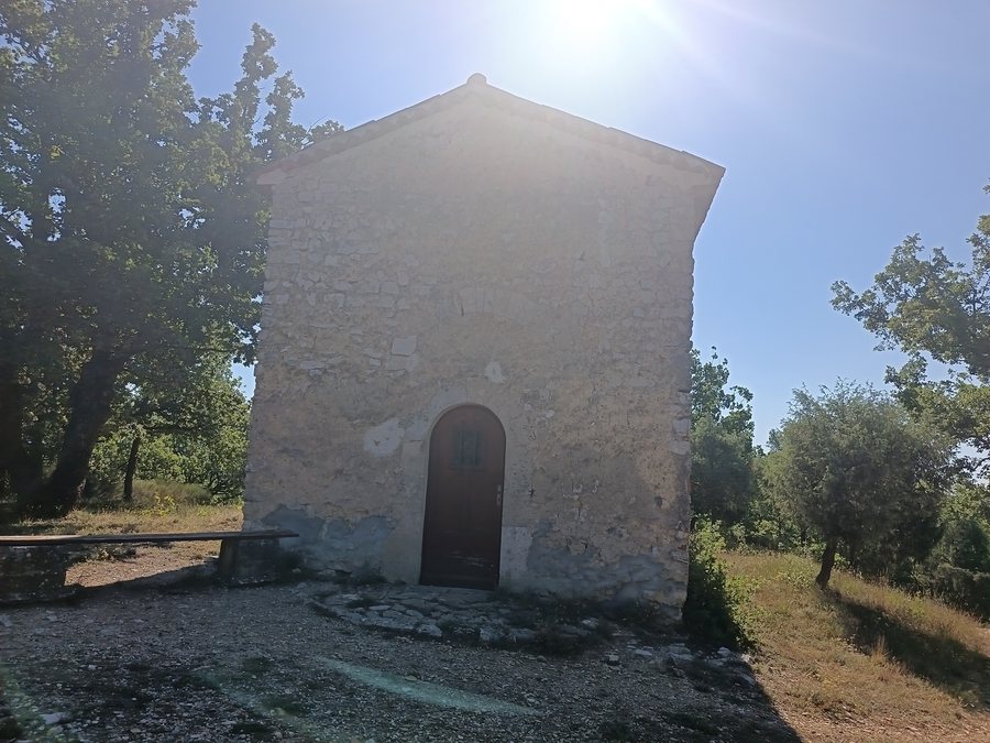 File:Saint-Laurent-du-Verdon - Chapelle Notre-Dame.jpg