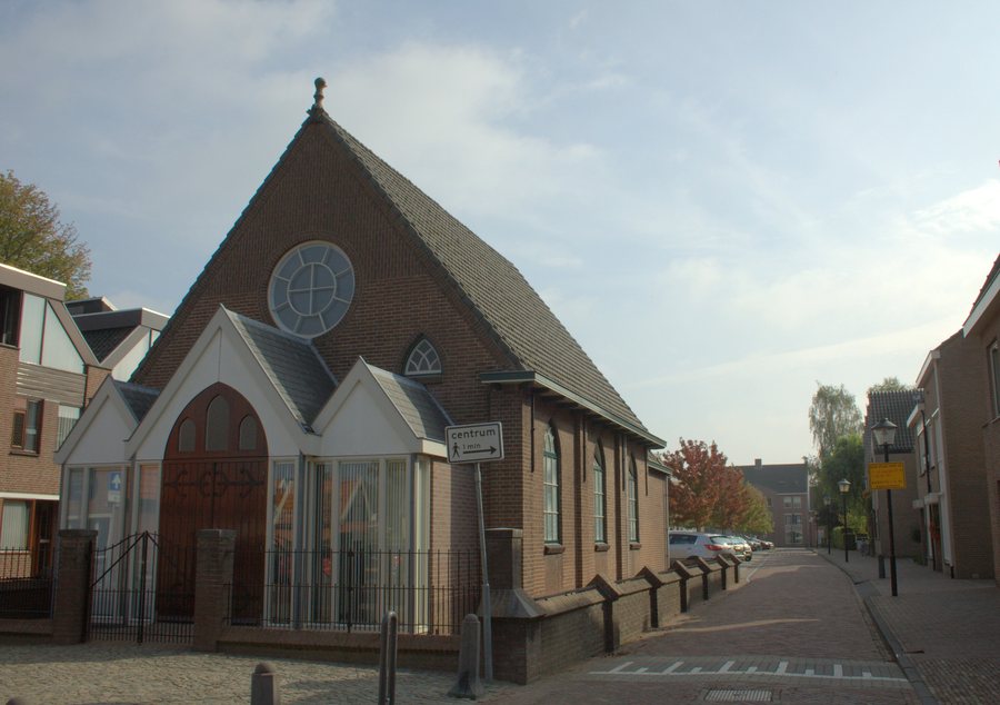 File:Vianen. Christelijk Gereformeerde kerk. Provincie Utrecht..jpg