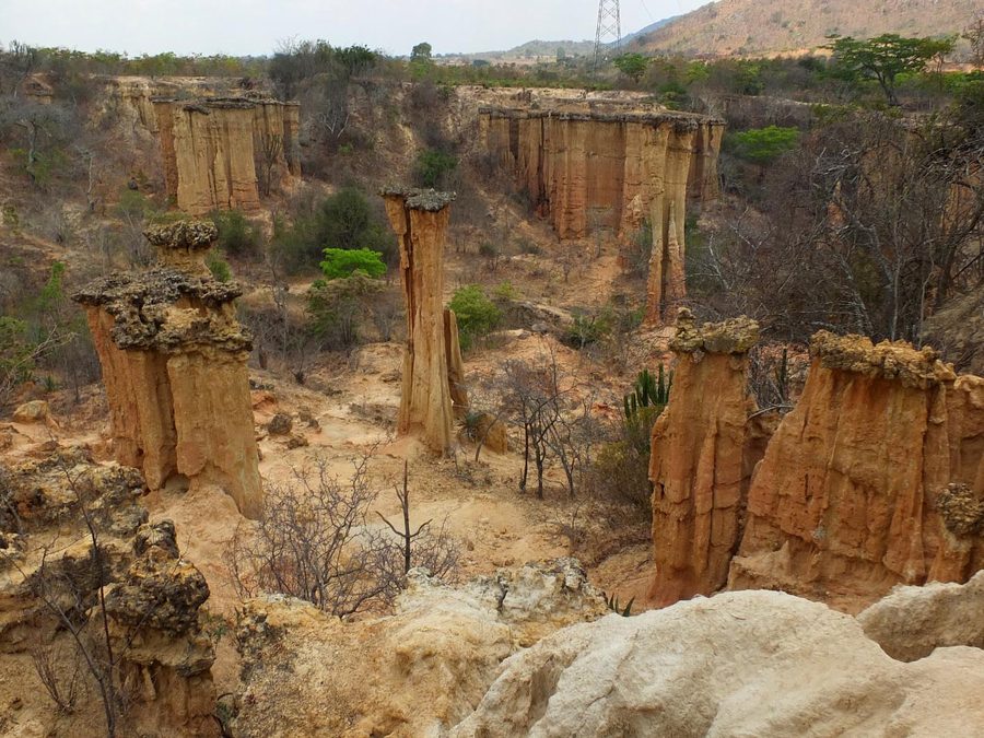 Sandsteinsäulen am Isimila-Steinzeitareal nahe Iringa in Tansania