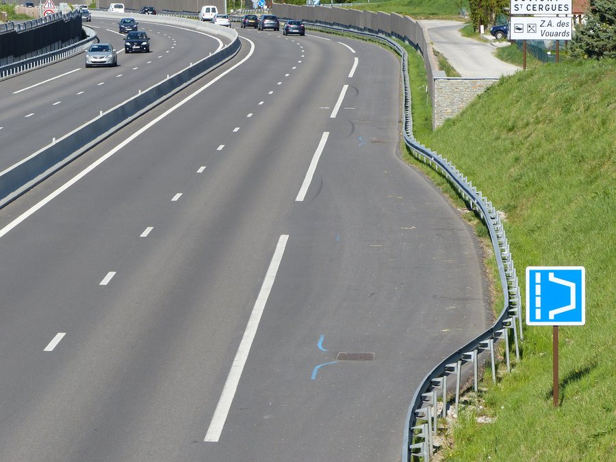 File:Cranves-Sales D1206 panneau C8.jpg