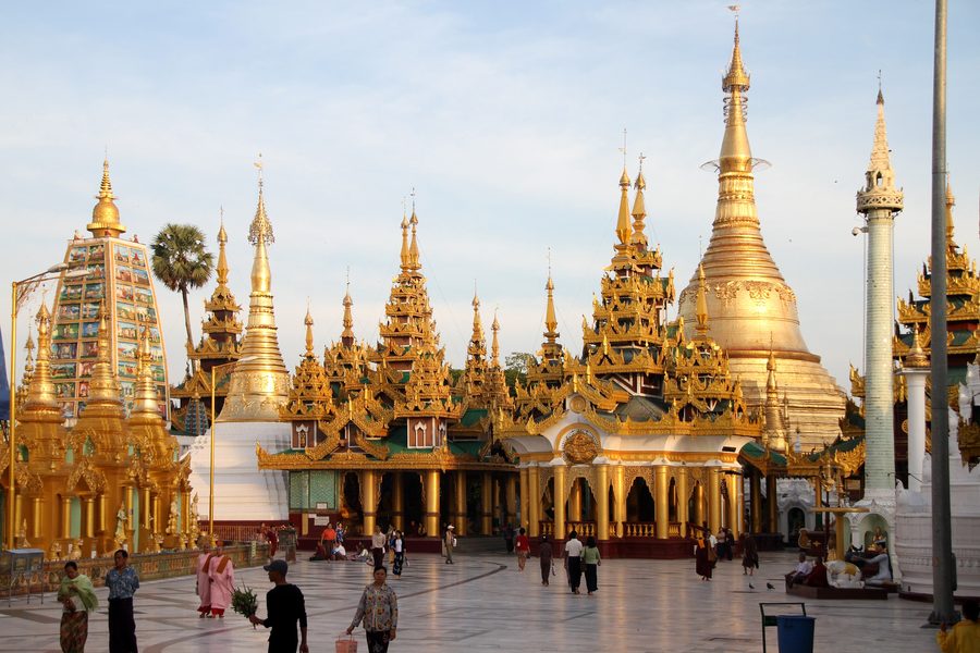 Golden Shwedagon Pagoda in Yangon