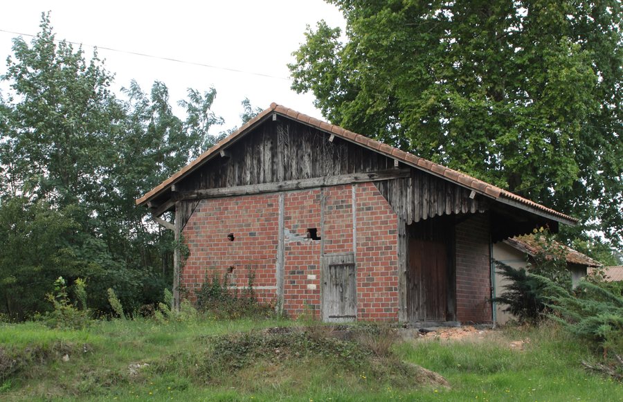 File:Gare Lencouacq.JPG