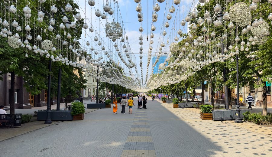 Pedestrian street Kirovka in Chelyabinsk