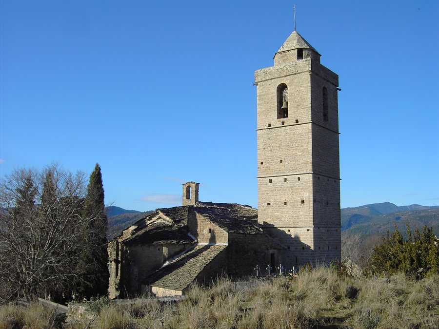 File:215.Guaso - ilesia d'o lugar.JPG
