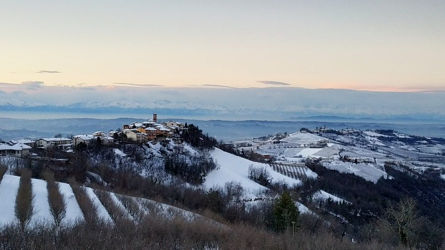 Ansicht von Montelupo Albese im Piemont