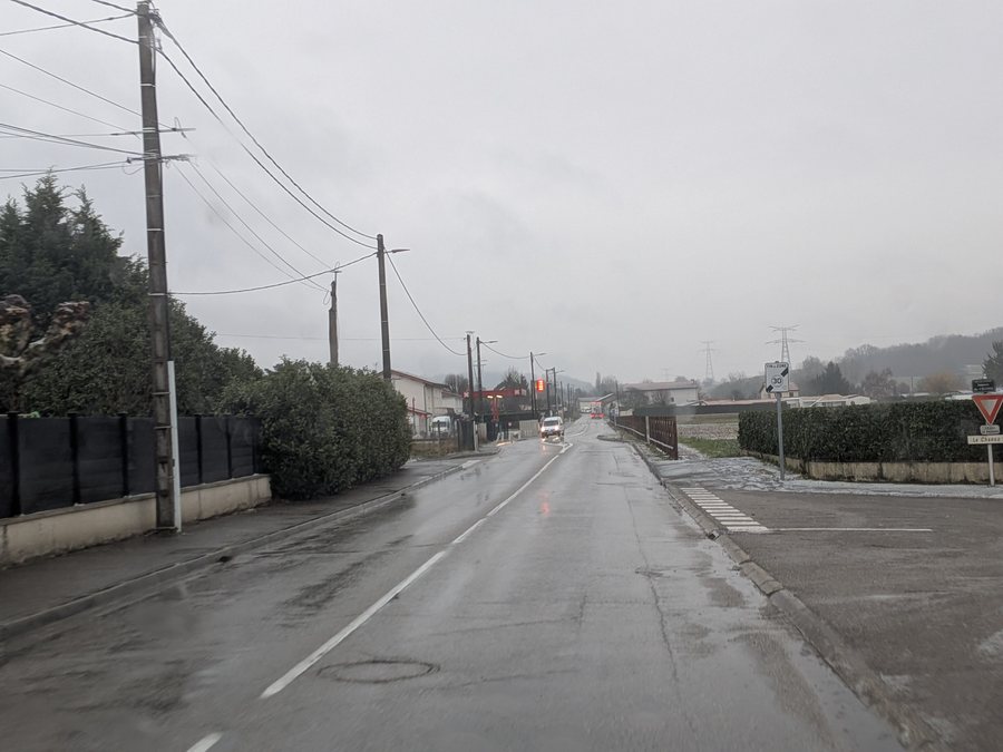 File:Saint-Just-Chaleyssin - Route du Concordat (janv 2026).jpg
