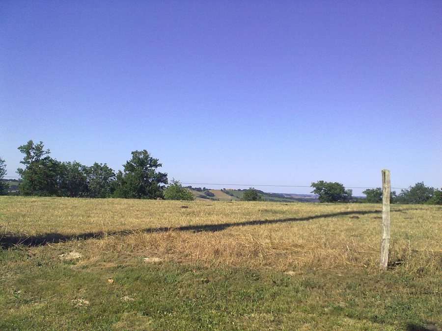 File:Castetbon, paysage vers le nord.jpg