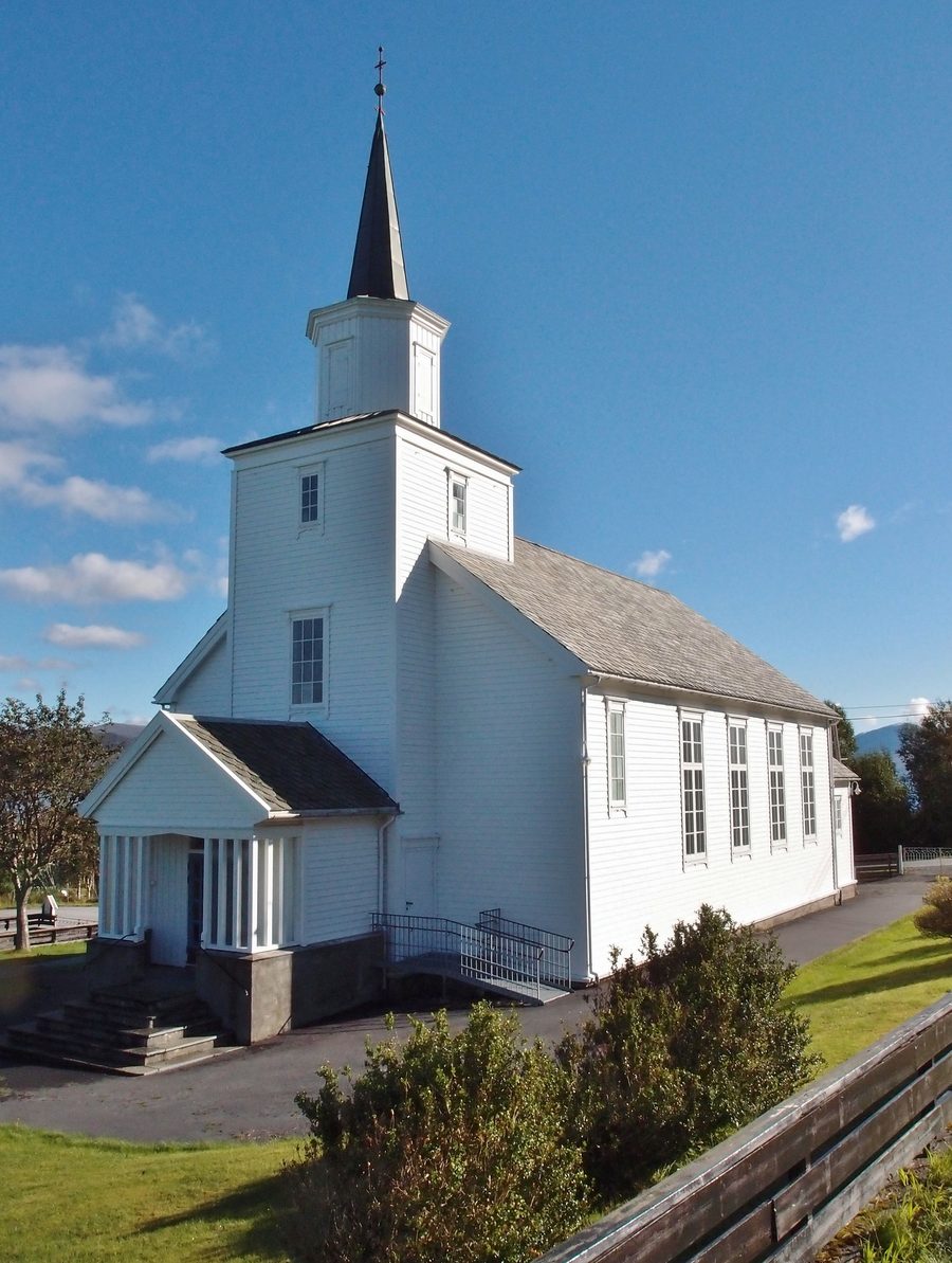 Åram Church, a timber long church built in 1927