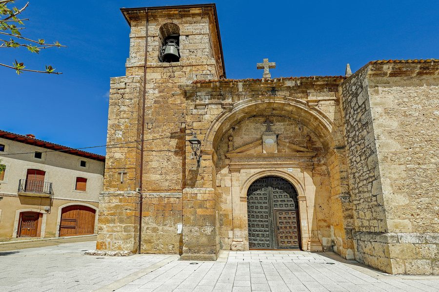 Main portal of the Church of Nuestra Señora de la Asunción in Baños de Valdearados