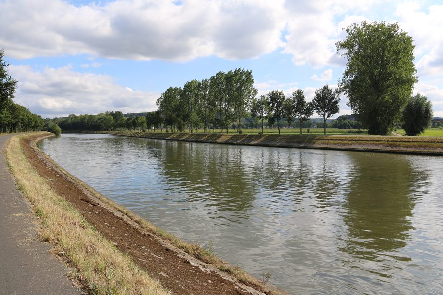 The Scheldt near Wortegem-Petegem with riverside scenery