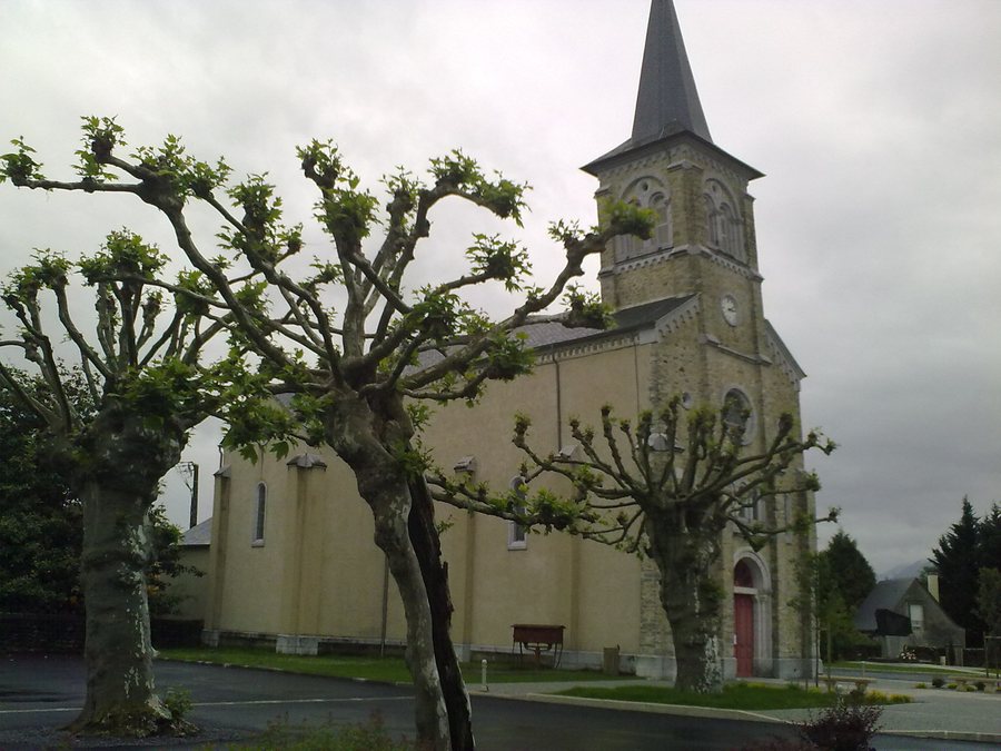 File:Eglise de Gurmençon vue 2.jpg