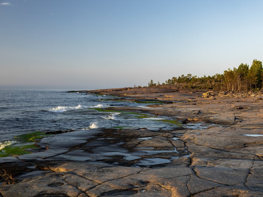 File:Rotsidan, Västernorrland, High Coast of Sweden.jpg
