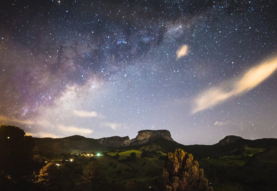 Pedra do Baú complex with Bauzinho, Pedra do Baú and Ana Chata under the Milky Way