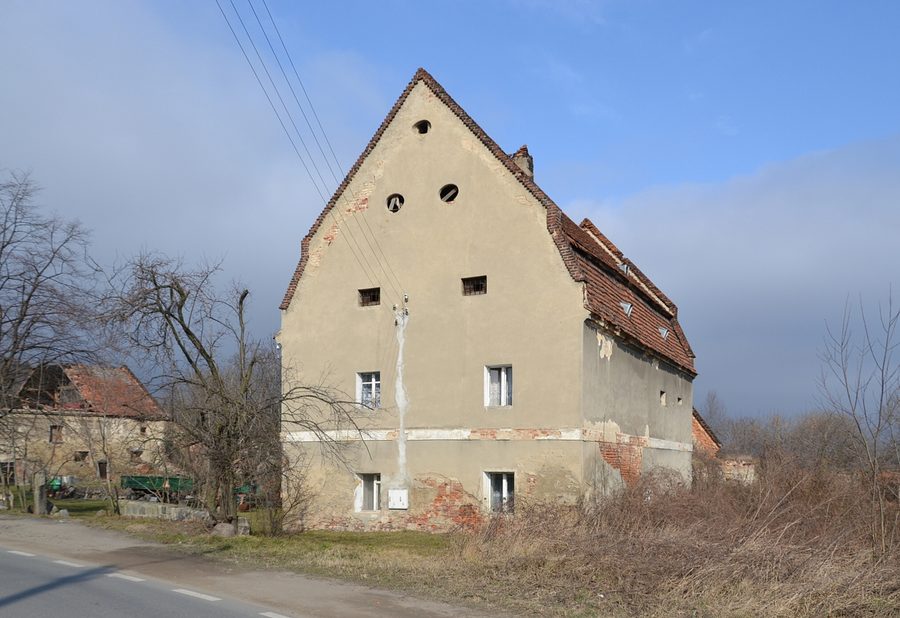 Historischer Getreidespeicher in Strzegomiany in Niederschlesien