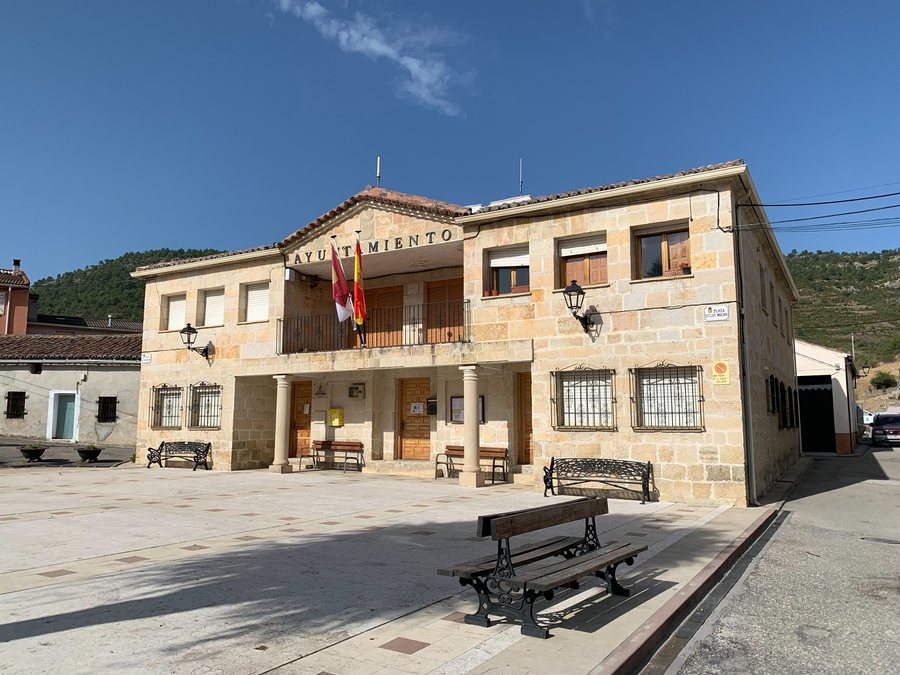 File:Ayuntamiento Poveda de la Sierra.jpeg