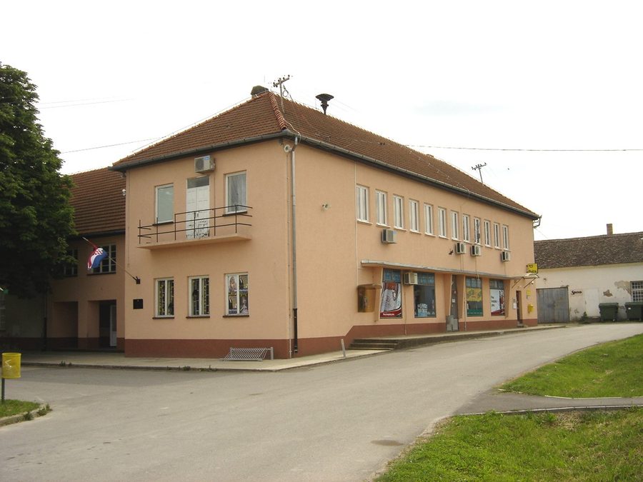 Gesellschafts- und Kulturhaus, Sitz der Gemeinde Popovac in Kroatien