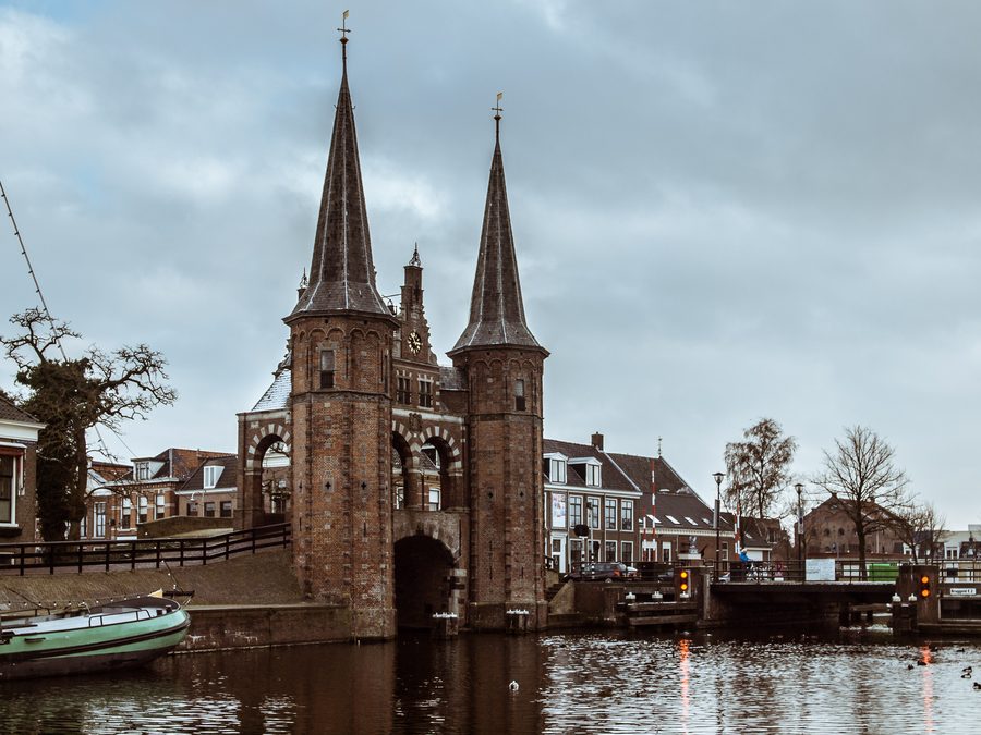 Waterpoort in Sneek am Kanal