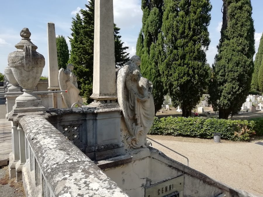 Ansicht von Murazzo von oben mit dem Campo Monumentale und dem Cimitero del Piratello