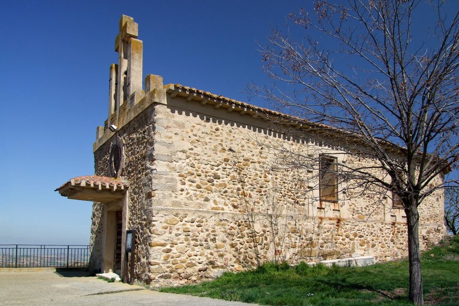 File:Ermita de Velilla-Los Molinos de Ocon-19423.jpg