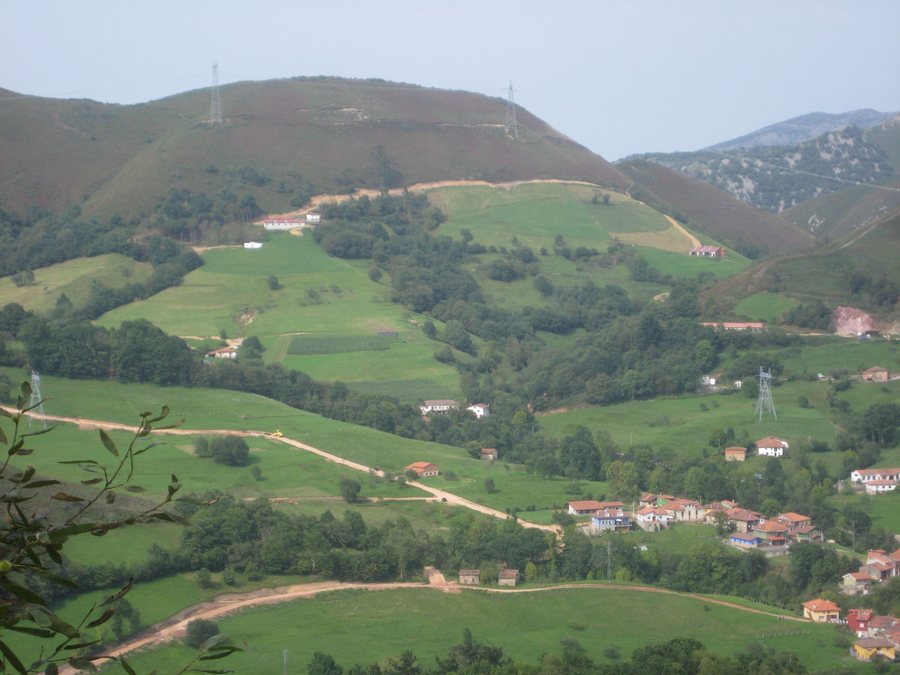File:La Robellada , Onis - panoramio.jpg