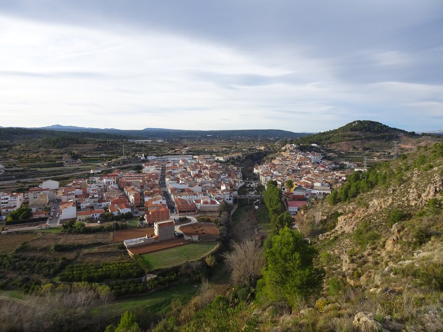 File:Bolbaite y sus 2 puentes sobre el río Sellent.jpg