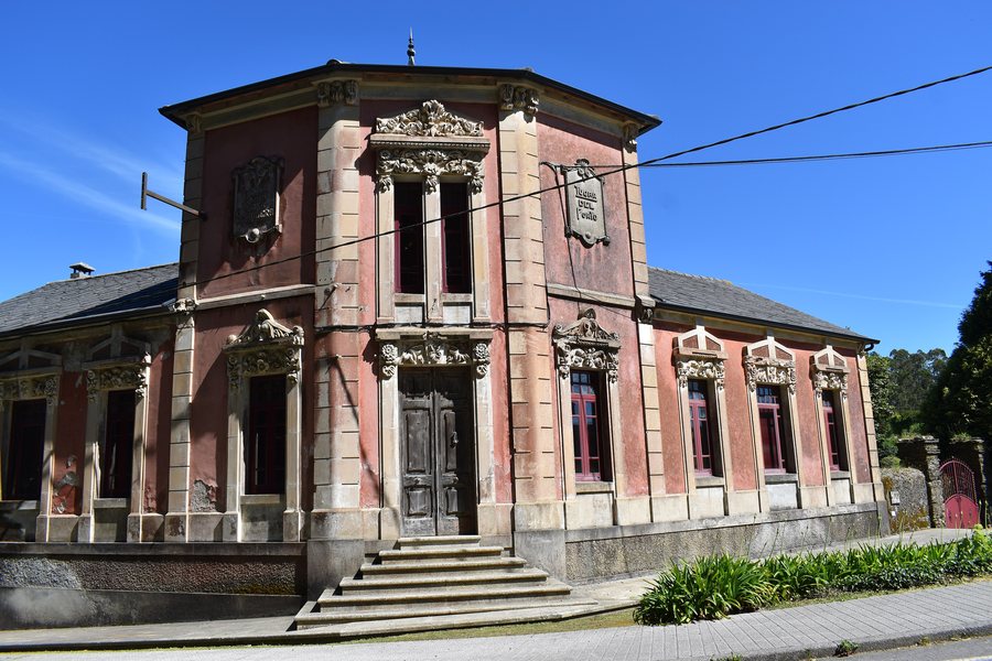 File:Casa grande no Porto (A Barqueira, Cerdido) 2.jpg