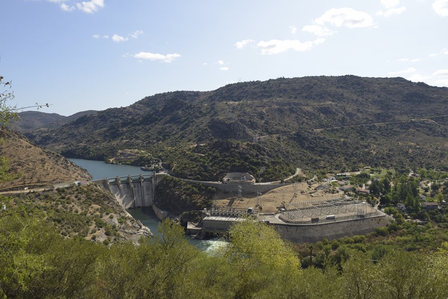 File:Presa de Saucelle, 2017-08-31, CC0, 8002638.jpg