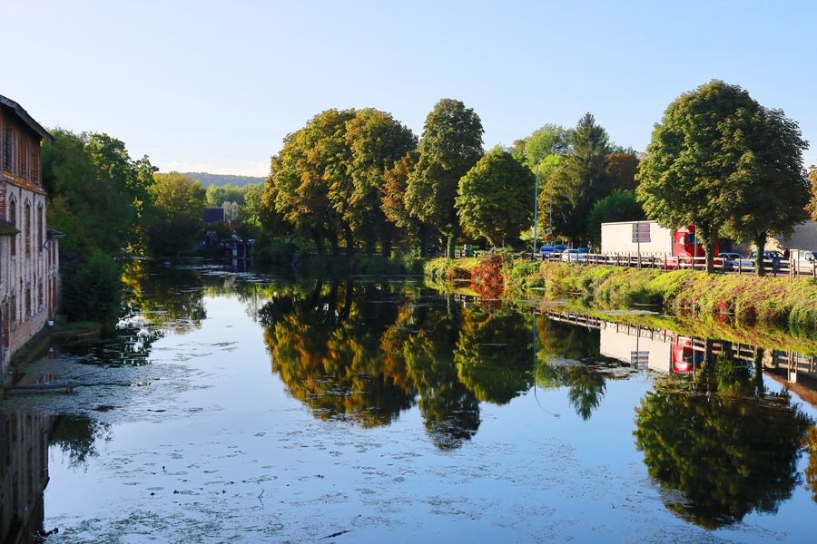 Die Aube bei Bar-sur-Aube im Département Aube