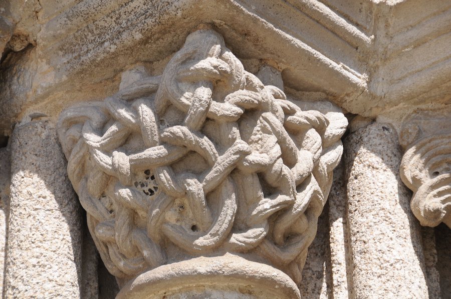 File:Mosteiro de Xunqueira de Ambia 02.JPG